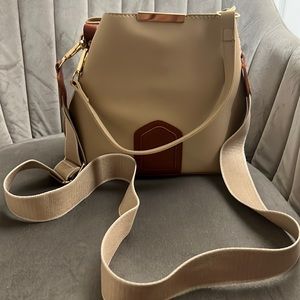 Bucket Bag crossbody or top handle